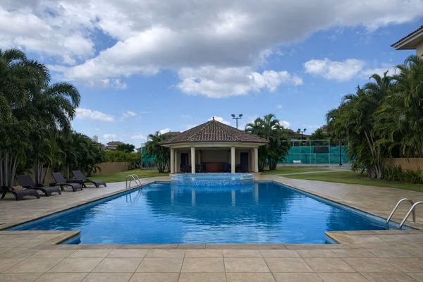 El Doral, Costa Sur | House with 323 m² of construction | 434 m² lot | 4 bedrooms | $408,000