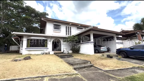House for Sale in Las Cumbres JG