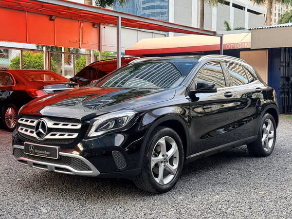MERCEDES BENZ GLA 200