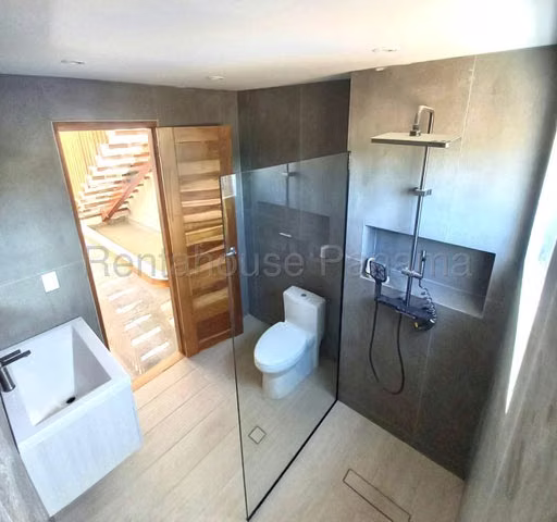 House for Sale in Pedasi Playa El Toro - With Water Well and Solar Panels 26YCG2053