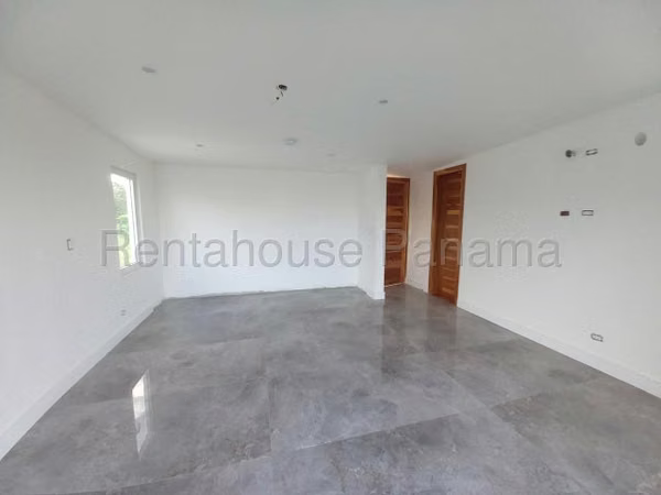 House for Sale in Pedasi Playa El Toro - With Water Well and Solar Panels 26YCG2053