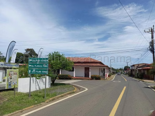 House for Sale in Pedasi Playa El Toro - With Water Well and Solar Panels 26YCG2053