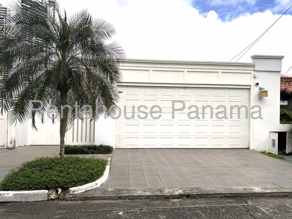 Home For Sale In La Alameda MS