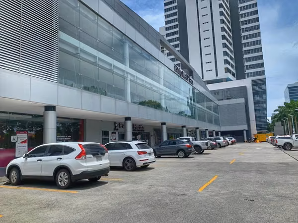Alquiler de Local Comercial en Costa del Este, iStrip Mall Plaza, 125m2