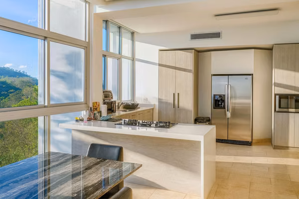 PENTHOUSE ! Amador Heights 287 m2 3 rec 3 ba cercano a Albrook, Clayton, Ancon, Embassy Club