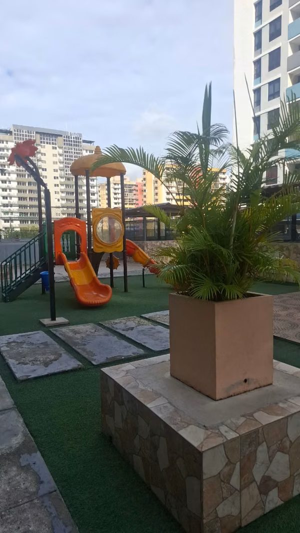 Se Vende apartamento ubicado en Condado del Rey / Ancon . BR