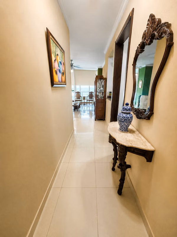 LIVE TO OFF THE OFF! Apartment as Nuevo in Carrasquilla. WF