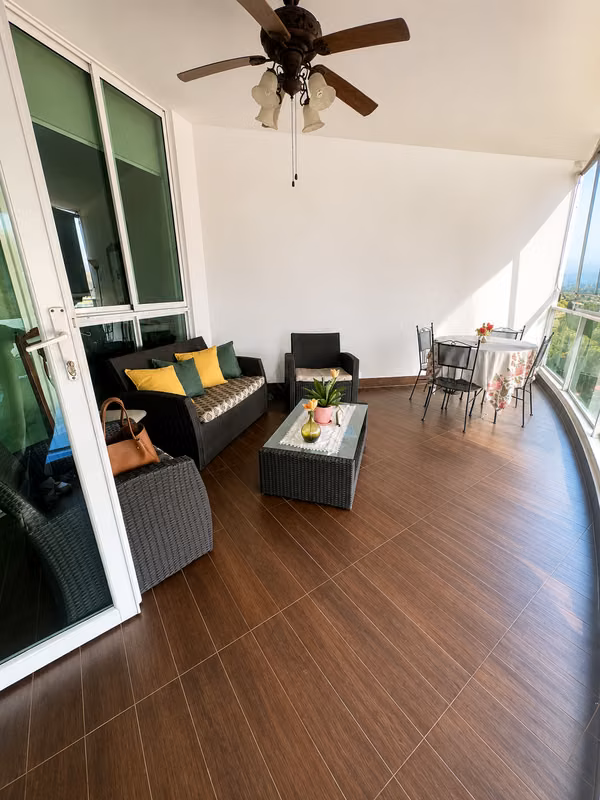 LIVE TO OFF THE OFF! Apartment as Nuevo in Carrasquilla. WF