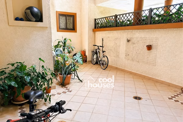 275 m ² apartment in Embassy Club - 124; Terrace with green views