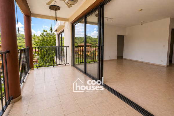 275 m ² apartment in Embassy Club - 124; Terrace with green views