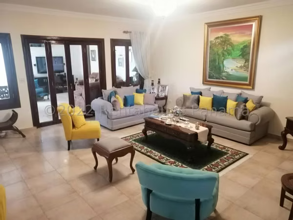 House for sale in Alameda