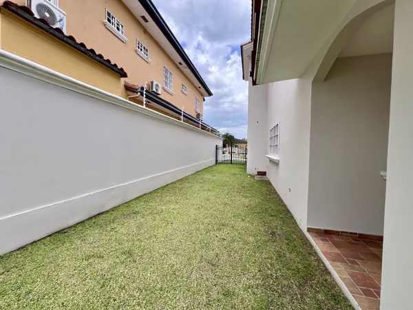House  for Sale  PH  Rainforest Villas (Ancón)