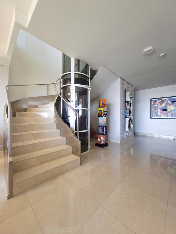 LA VISTA Duplex Penthouse  US$2,200,000