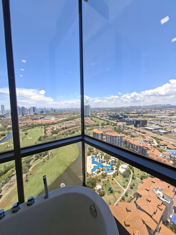 LA VISTA Duplex Penthouse  US$2,200,000