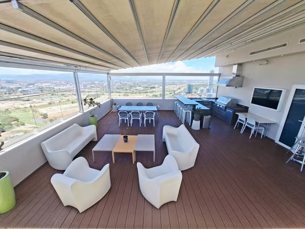 LA VISTA Duplex Penthouse  US$2,200,000