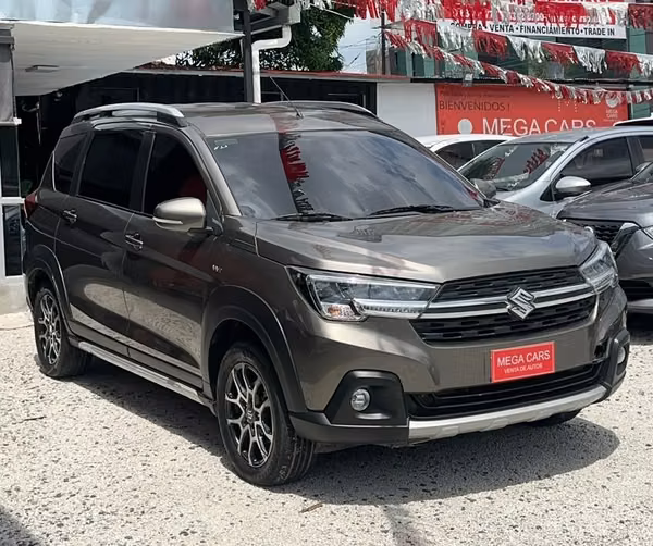 SUZUKI XL7 / AUTO FAMILIAR / FINANCIABLE