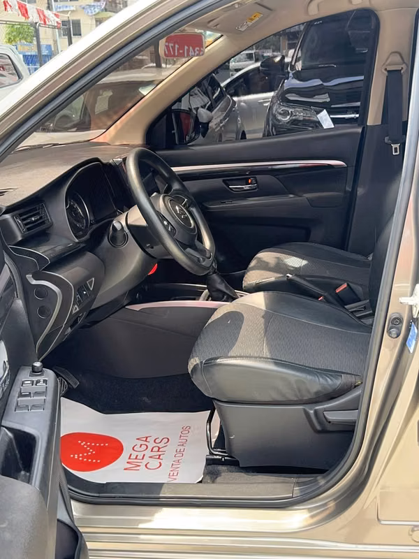 SUZUKI XL7 / AUTO FAMILIAR / FINANCIABLE