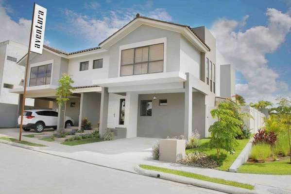 Hermosa Casa en Brisas del Golf! PH Aventura! Línea Blanca Completa!