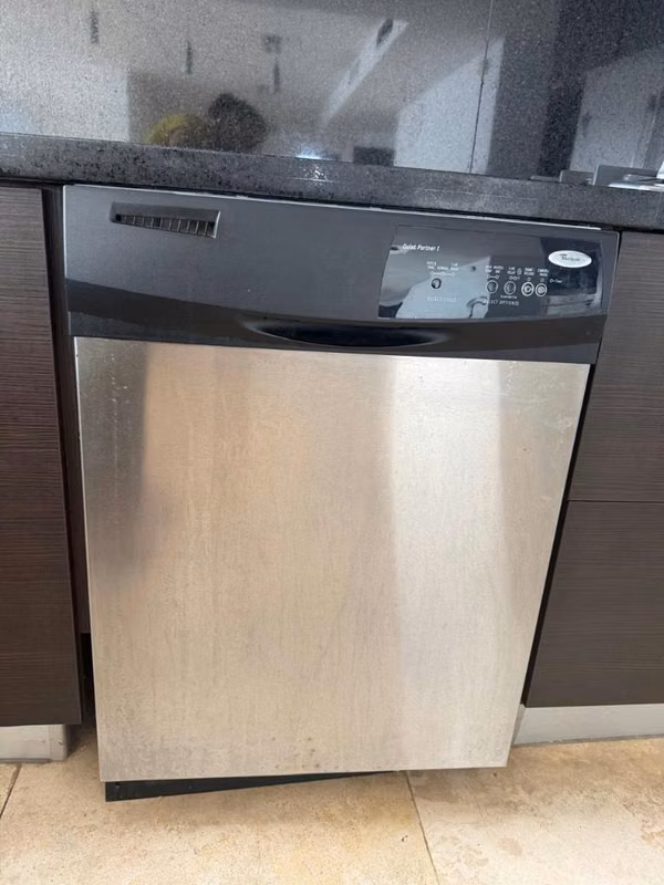 Dishwasher whirlpool