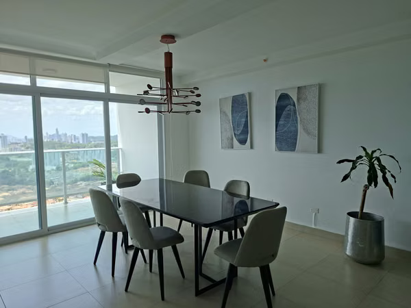 Lujoso Apartamento en PH Country Heights | Altos de Panamá | 218 m²