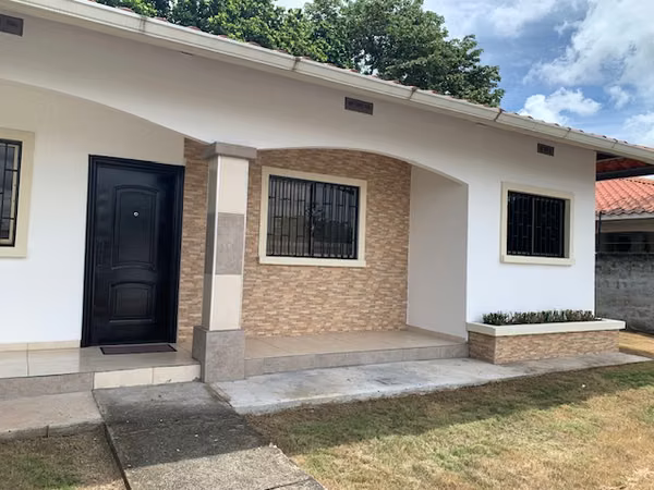 FOR RENT COMFORTABLE AND SPACIOUS HOUSE IN DAVID