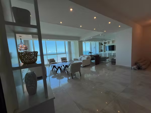 Rental Apartment Amoblado 4 Recamaras Vitri width on the East Coast