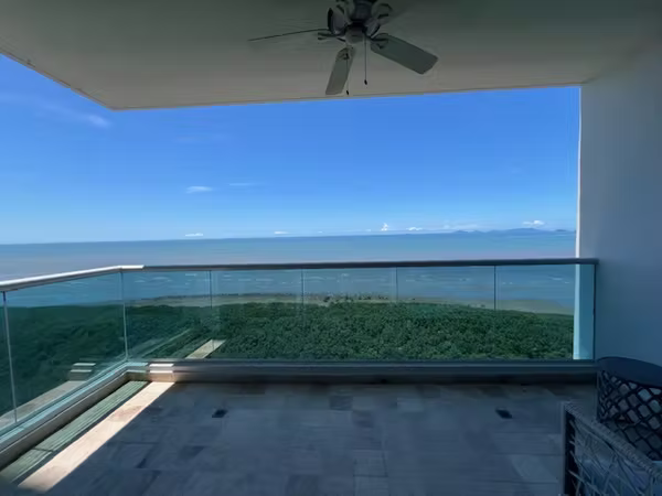 Rental Apartment Amoblado 4 Recamaras Vitri width on the East Coast