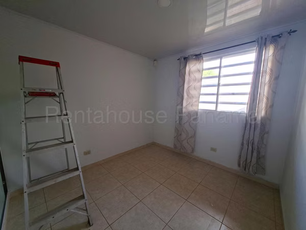 Casa En Alquiler En Arboledas La Chorrera ABS