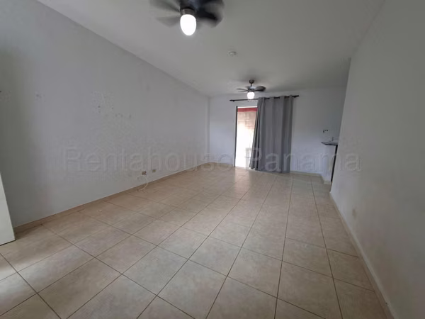 Casa En Alquiler En Arboledas La Chorrera ABS