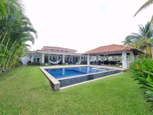 vendo casa de playa en vista mar golf OF 26-7559