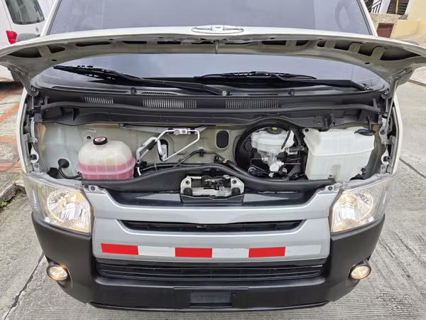 Toyota Hiace PANEL 2024 Manual Diesel en EXCELENTES CONDICIONES POCO USO 81,000 Kilometros Precio 25,999 NEGOCIABLE