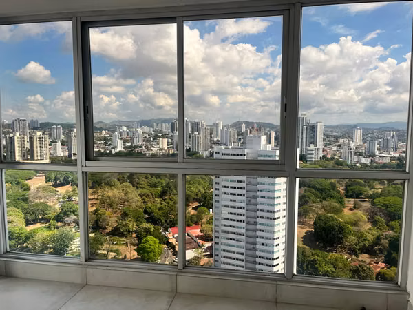 Bank Sells Duplex Apartment in PH Sky Blue