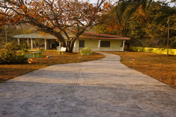 Beautiful Country Home in Santa Rosa, Capira Your peaceful retreat surrounded by nature.