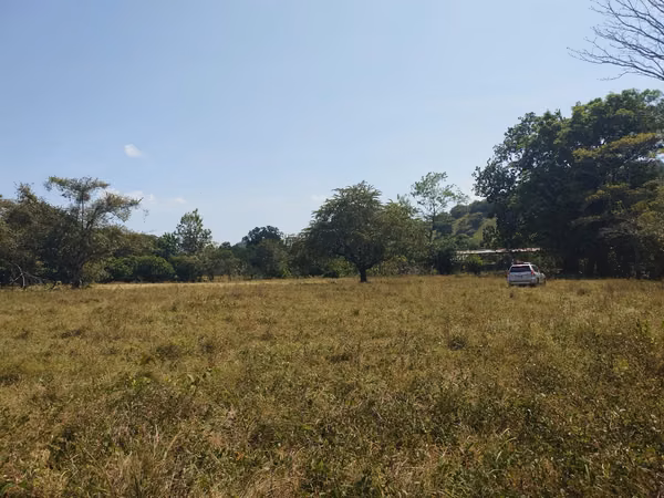 FINCA DE 18 HAS EN VENTA LOS CERRITOS CHAME EXCELENTE UBICACIÓN (CAMRO)
