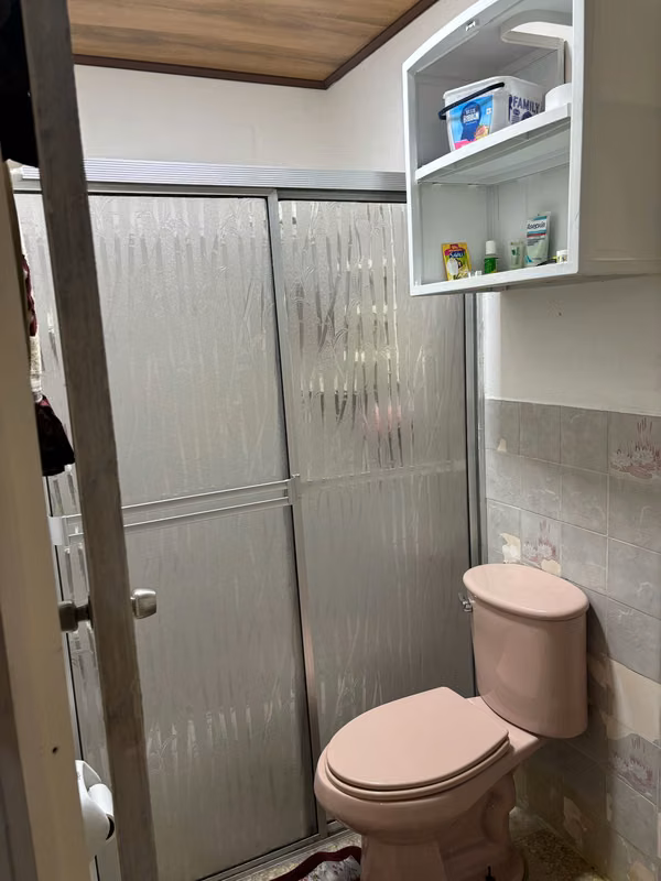 ¡OPORTUNIDAD ÚNICA! CASA REMODELADA EN ALTOS DEL CRISOL (CAMRO)
