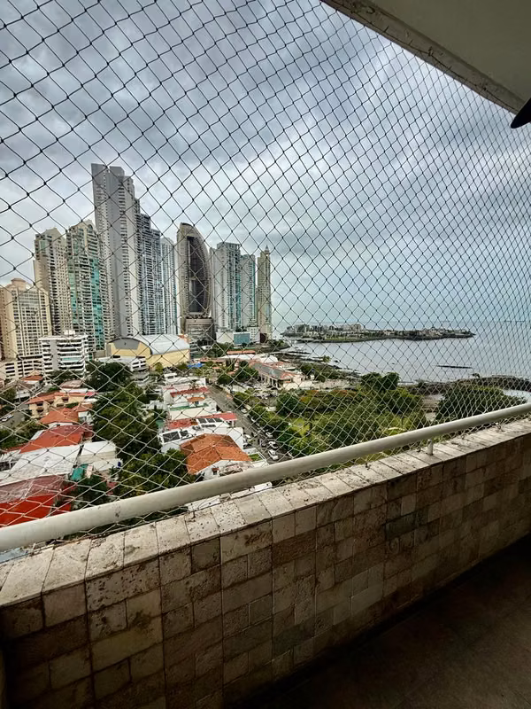 VENTA O ALQUILER de Apto en PH TORRE DEL PARQUE, Paitilla