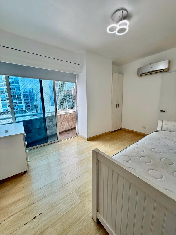 VENTA O ALQUILER de Apto en PH TORRE DEL PARQUE, Paitilla