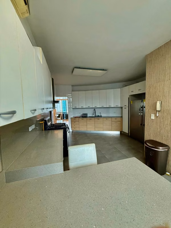 VENTA O ALQUILER de Apto en PH TORRE DEL PARQUE, Paitilla