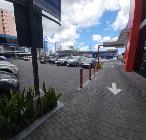 LOCAL RESTAURANTE GAS  PB EXELENTE VISUAL PLAZA COMERCIAL VIA PORRAS 160 MTS 150 ESTACIONAMIENTOS
