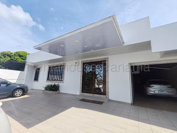 Casa En Venta En Río Abajo SYH