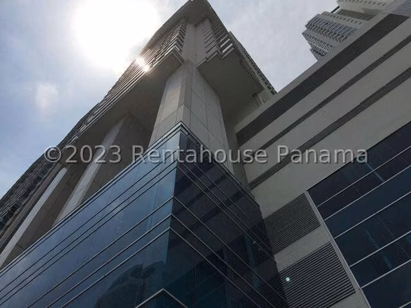 Se Vende Apartamento en Costa del Este LA26-7690