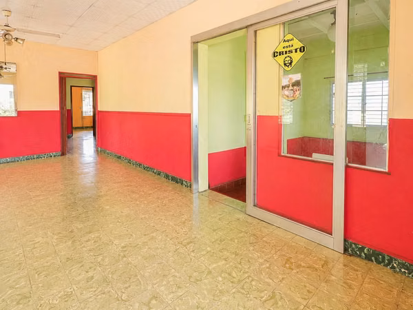 Land for sale with construction on theTransístmica
