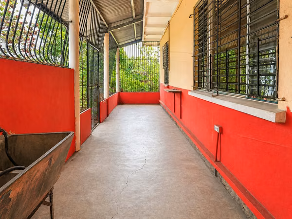Land for sale with construction on theTransístmica