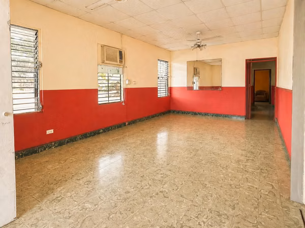 Land for sale with construction on theTransístmica