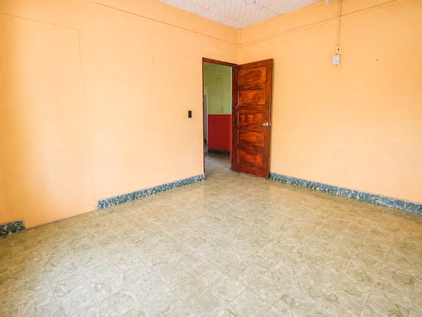 Land for sale with construction on theTransístmica