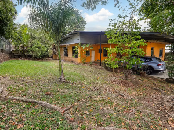 Land for sale with construction on theTransístmica