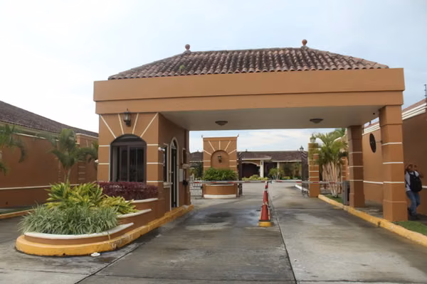 $650,000  VENDO ESPECTACULAR CASA EN COSTA SUR DE 361 MT2 EN CONSTRUCCION PB