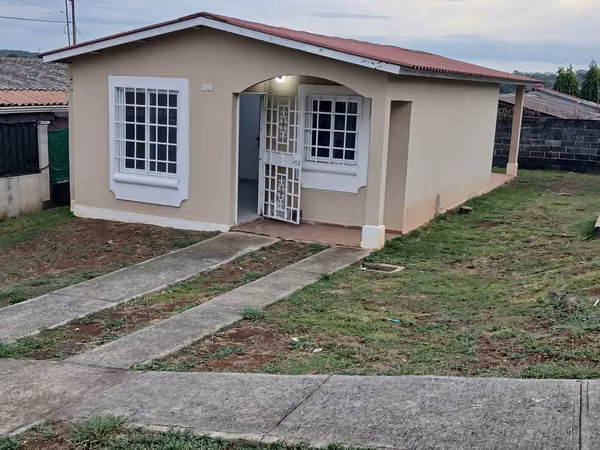 Casa Esquinera en Ciudad Montelimar Chorrera Cerca a Costa Verde