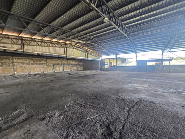 Warehouse for rent in Villa Grecia, 2,900 square meters, negotiable.
