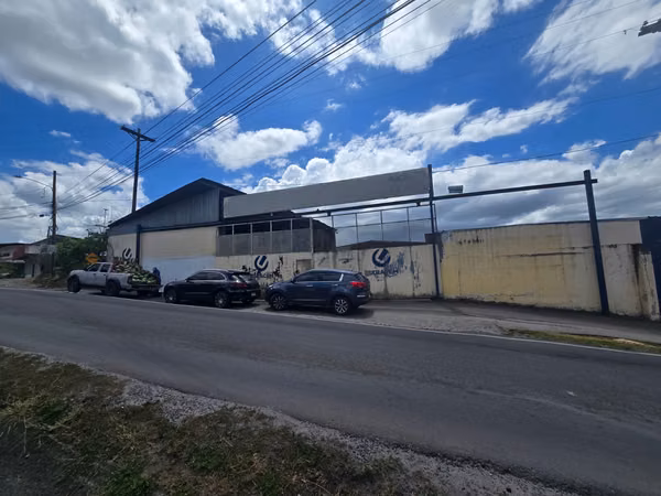 Warehouse for rent in Villa Grecia, 2,900 square meters, negotiable.